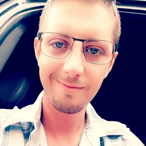 Meet your Posher, Mark - Picture 1 of 1